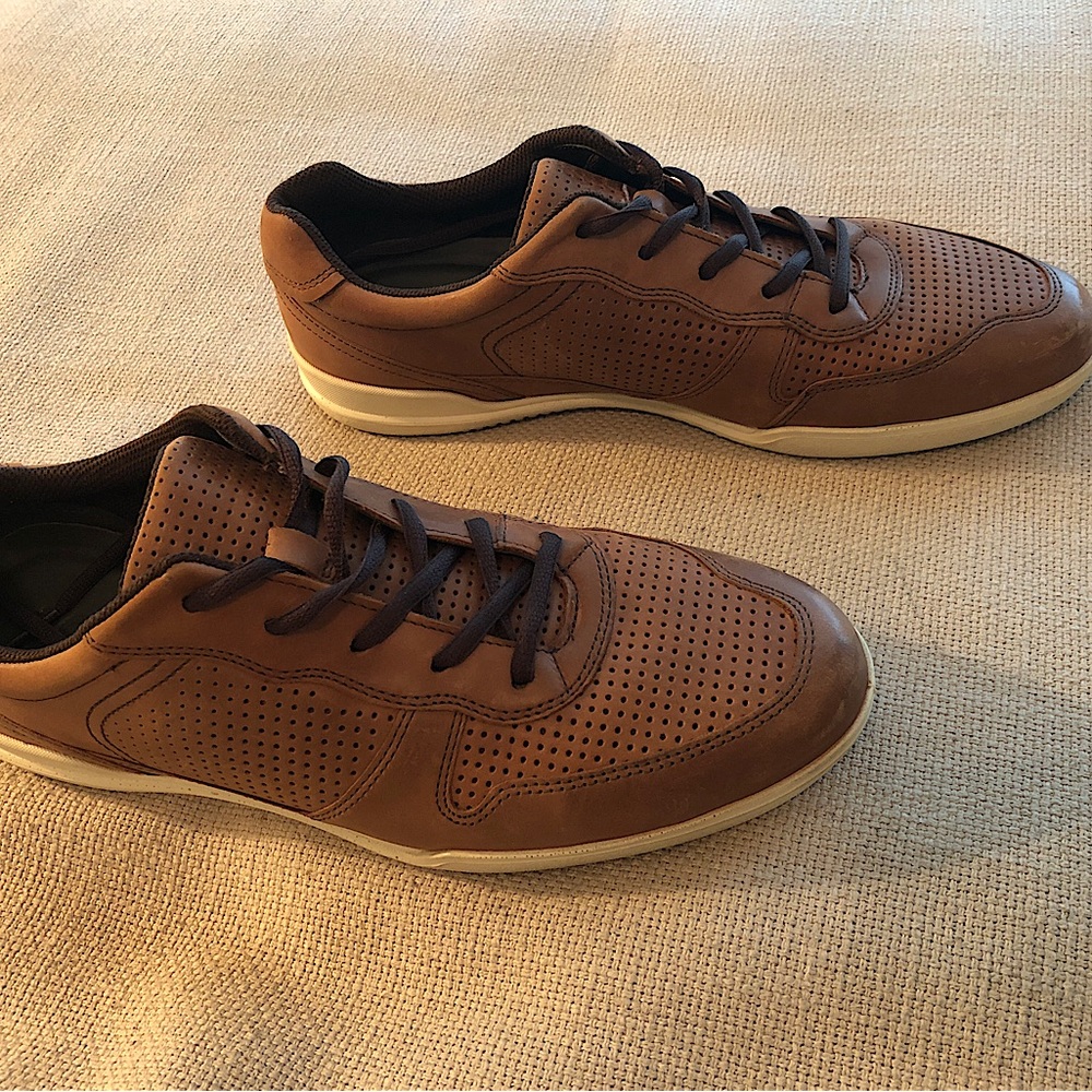 Ecco Perforated Brown Leather Oxford - Sneakers.
